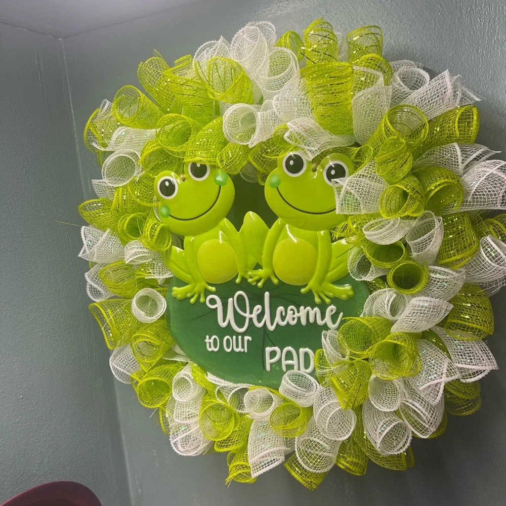Frog Welcome Wreath with Mesh Accents
